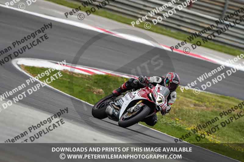 cadwell no limits trackday;cadwell park;cadwell park photographs;cadwell trackday photographs;enduro digital images;event digital images;eventdigitalimages;navarra;no limits trackdays;peter wileman photography;racing digital images;trackday digital images;trackday photos
